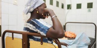Erreur et distraction des infirmières de garde à l’hôpital: une mère raconte la perte de son bébé prématuré