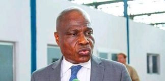 Flash/Fayulu : « L’Assemblée nationale se corrompt d’avantage. Elle veut tailler sur mesure de la loi électorale, c’est du banditisme d’Etat »