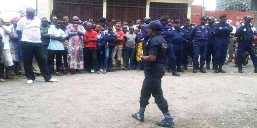 Urgent : La police de la ville de Goma appelle les populations à prendre les armes blanches pour défendre le pays ! 1 Urgent : La police de la ville de Goma appelle les populations à prendre les armes blanches pour défendre le pays ! 1