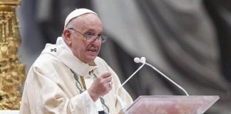 Guerre en Ukraine: le pape se dit prêt à voir Poutine