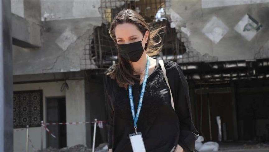 Guerre en Ukraine : Angelina Jolie aperçue dans la ville de Lviv ! 1 Guerre en Ukraine : Angelina Jolie aperçue dans la ville de Lviv ! 1
