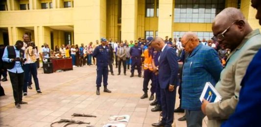 RDC : 23 criminels dont un rwandais, opérant entre Kinshasa et Kongo-Central, présentés au VPM de l’intérieur !