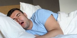 Tout ce que vous devez savoir lorsque vous remarquez de la salive sur votre oreiller après avoir dormi !