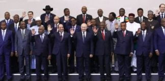 La Russie tient à ses relations avec l’Afrique et est prête à offrir des armes, déclare Poutine