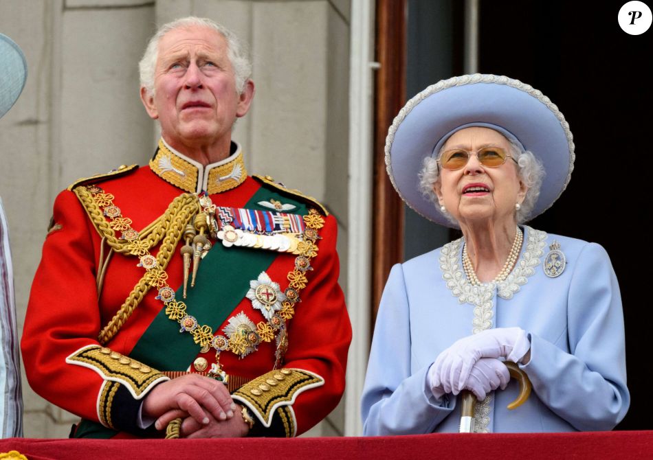 Voici celui qui succède à la reine Elisabeth II ! 1 Voici celui qui succède à la reine Elisabeth II ! 1