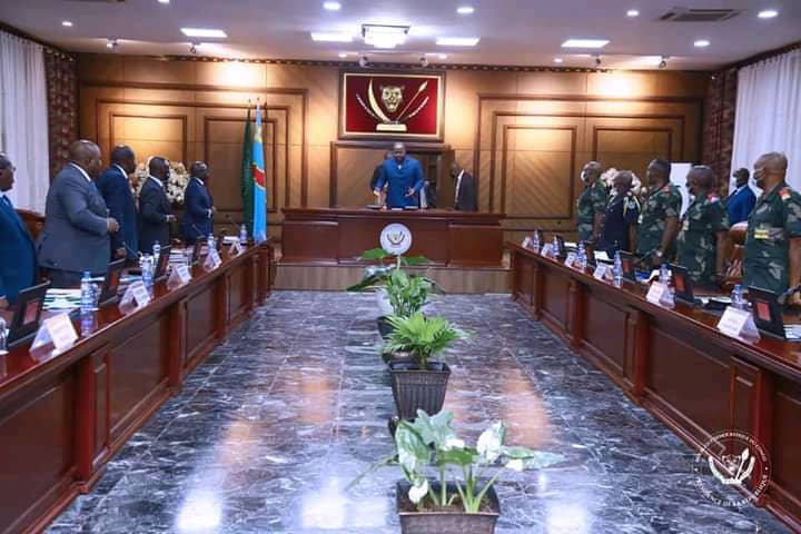 Administration publique : Félix Tshisekedi met à la retraite plusieurs Secrétaires Généraux ! 1 Administration publique : Félix Tshisekedi met à la retraite plusieurs Secrétaires Généraux ! 1