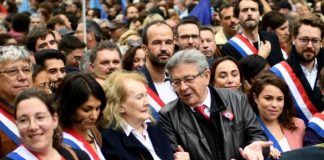 La gauche défile à Paris, Mélenchon entrevoit un « nouveau Front populaire »