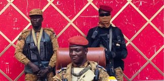 Burkina : Déclaré Président de la République, le capitaine Ibrahim Traoré rencontre les secrétaires généraux des différents ministères !