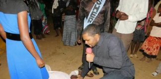 Un Pasteur congolais devient fou juste après avoir délivré un fou