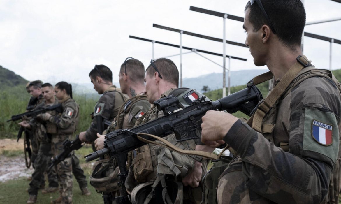 Après 62 ans de présence, la Centrafrique dit adieu aux derniers blindés de l’armée Française ! 1 Après 62 ans de présence, la Centrafrique dit adieu aux derniers blindés de l’armée Française ! 1