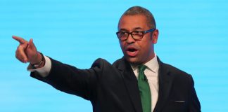 Le ministre britannique des Affaires étrangères sur la sellette pour son silence à propos du rôle du Rwanda derrière le M23 !