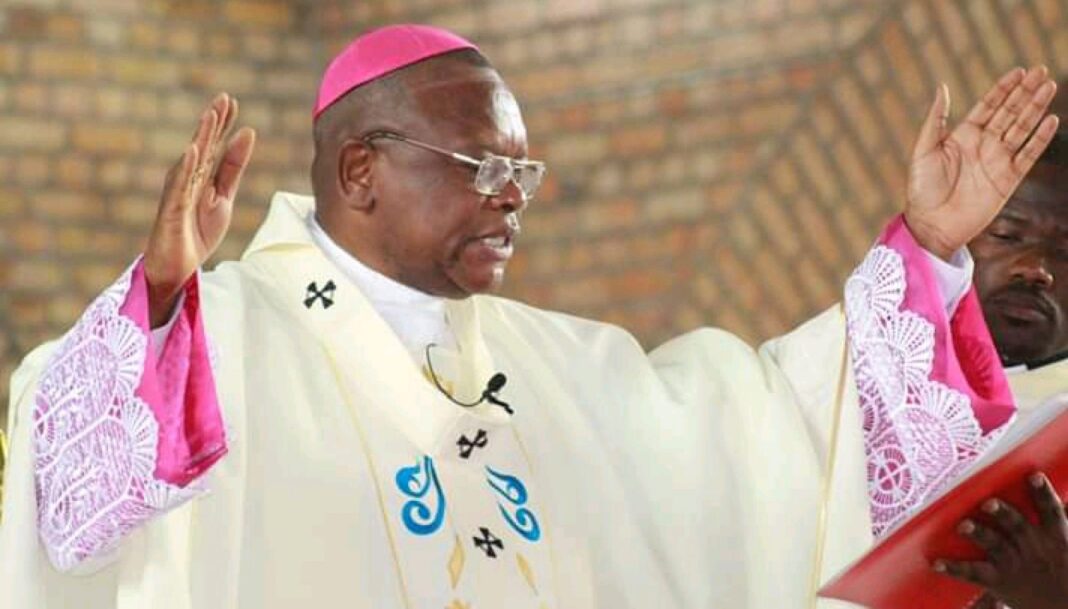Mgr-Fridolin-Ambongo-conferant-lordination-sacerdotale-aux-diacres-2790x1590_c-scaled