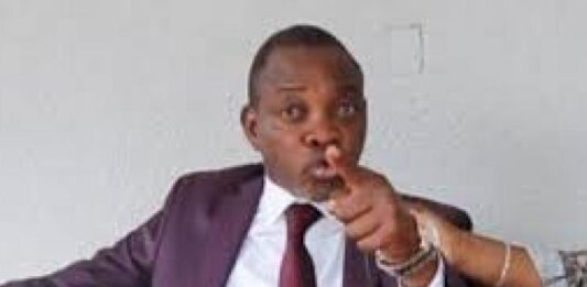 Drame de Kinshasa : le député provincial Mike Mukebayi veut faire tomber Gentiny Ngobila !