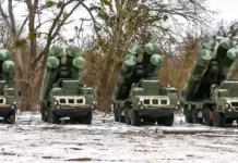 La Russie déploie des batteries de missiles antiaériens