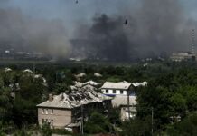 Ukraine : dans le Donbass bombardé, des chrétiens orthodoxes célèbrent Noël sous terre