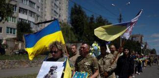 Le potentiel de l’Ukraine s’épuise déjà, les personnes âgées et les adolescents sont mobilisés dans l’armée.