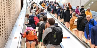 Des centaines de personnes sans pantalon dans le métro de Londres
