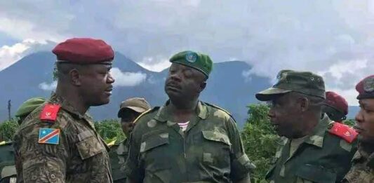 Guerre à l’Est : Le général Chico Tshitambwe suspendu. Voici la raison !