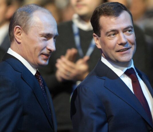 L’ex président Russe Dmitri Medvedev menace de bombarder le bâtiment de la CPI !
