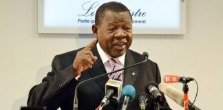 RDC : Lambert Mende s’oppose à l’arrivée de Macron à Kinshasa !