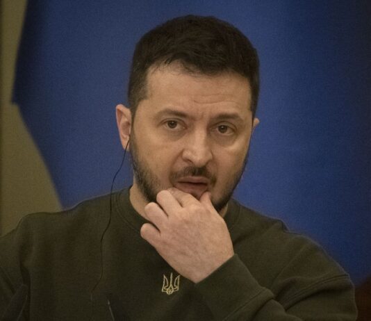 Les États-Unis obligent et lancent un Ultimatum à Zelensky de lancer une offensive contre l’armée Russe !
