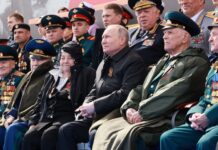 Début du défilé militaire à Moscou, Poutine dénonce une guerre contre la Russie !