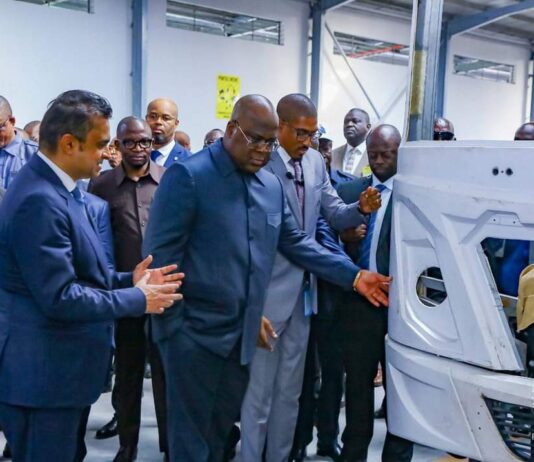 RDC : Félix Tshisekedi a inauguré l’usine dédiée au montage de bus de marque Mercedes Benz !