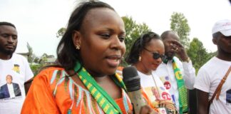 Goma: « Nous avons trouvé que nos élus ont échoué, raison pour laquelle nous mettons la main dans la pâte », Nelly Kamana à la population de Mugunga