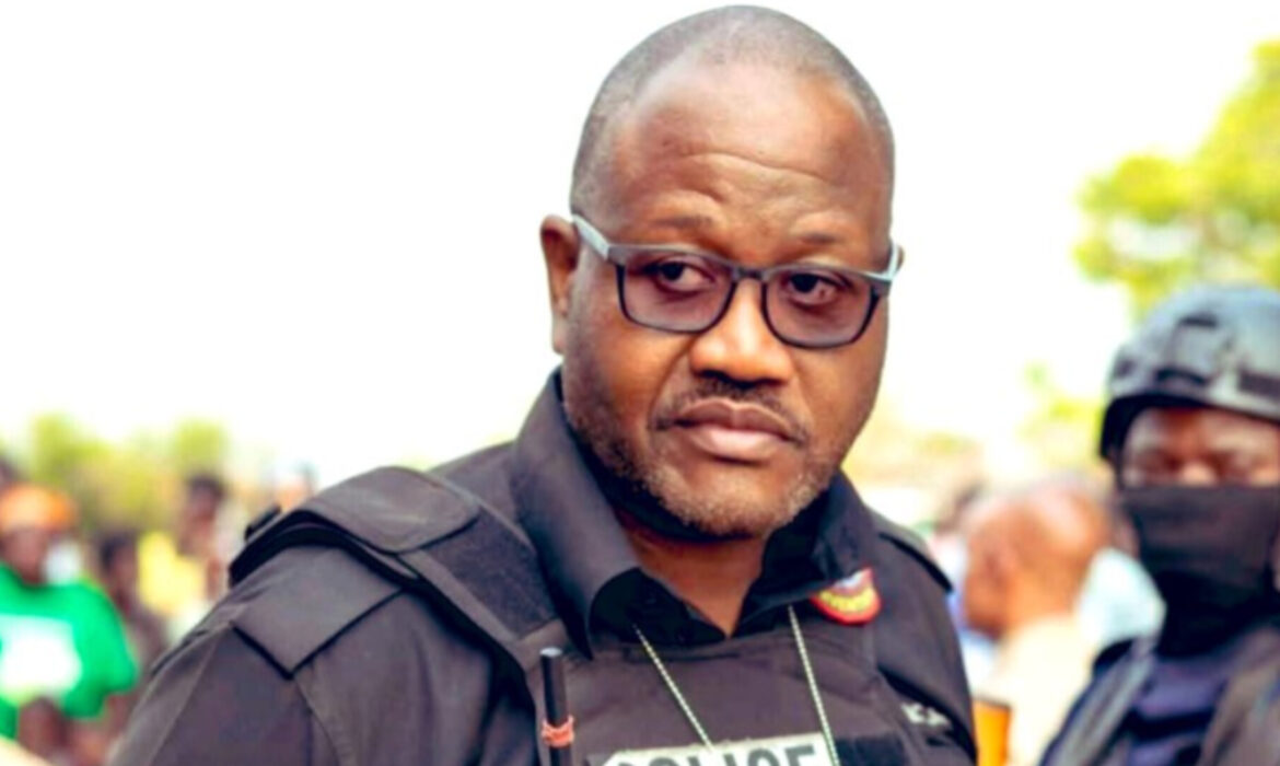 Kinshasa : pour avoir dénoncé la mafia policière, Junior Mboso arrêté 1 Kinshasa : pour avoir dénoncé la mafia policière, Junior Mboso arrêté 1